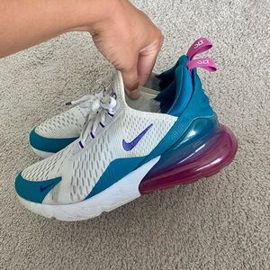 Women’s Size 7 Nike Air Max 270.